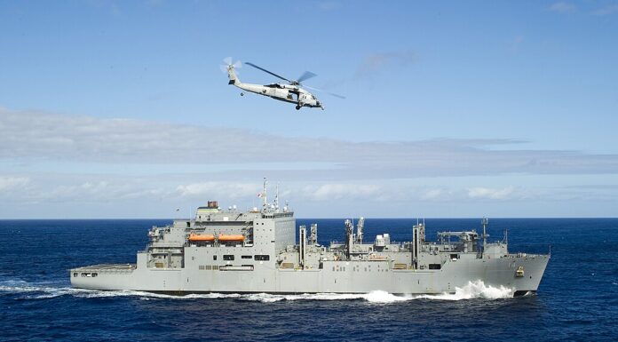 Congresistas hispanos condenan plan del Gobierno Trump de renombrar el buque César Chávez