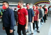 Llegan a Venezuela 200 migrantes repatriados desde Estados Unidos, entre ellos trece niños