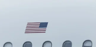 Embajada de EEUU alerta sobre videos de supuestos vuelos con menores migrantes: “Es una estafa”