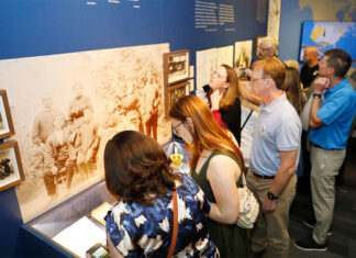 La muestra ‘Emigrantes invisibles’ españoles prosigue por EEUU tras parada en Florida