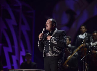 “A caballo y con música”, Pepe Aguilar responde a las políticas migratorias de EE.UU.
