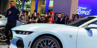 La Casa Blanca ordenó comprar dos autos deportivos para facilitar que ICE reclute agentes