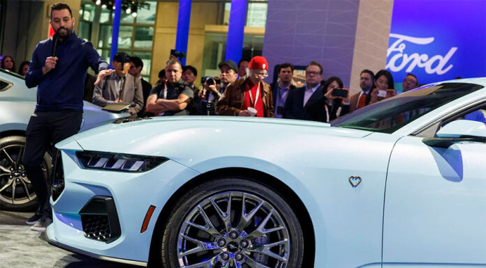 La Casa Blanca ordenó comprar dos autos deportivos para facilitar que ICE reclute agentes