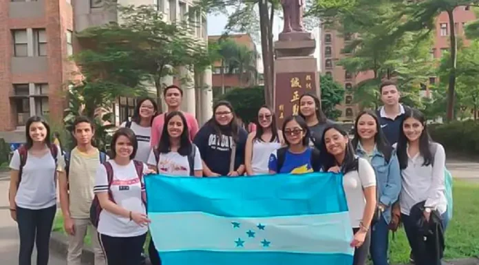 Asociación de Estudiantes Hondureños de Taiwán pide a la presidenta cubrir los gastos de matrícula