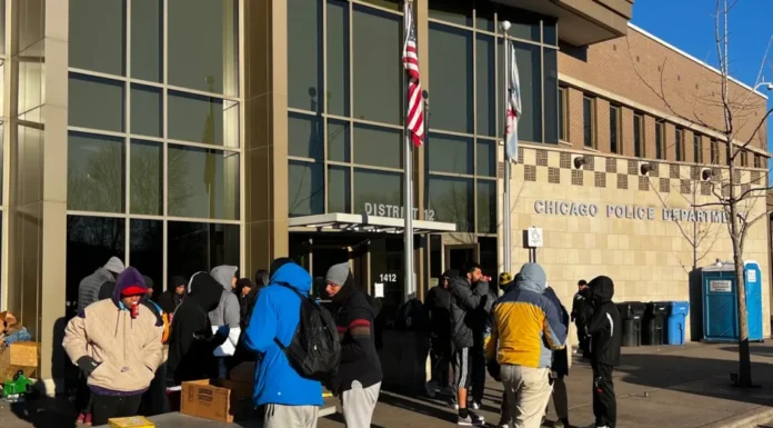 La cruzada antiinmigrante de Trump en Chicago, pendiente de que las redadas se expandan