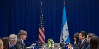 Tratado de extradición y fin de la migración ilegal centran reunión entre canciller Bú y subsecretario Landau