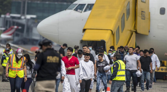 Lanzan Mapping Deportations, un sitio que rastrea las deportaciones en EE.UU. desde 1895