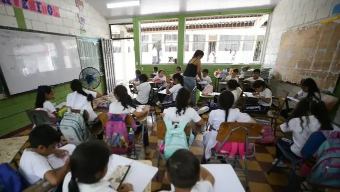 Más de 300 docentes han sido desplazados por violencia en Honduras