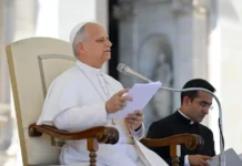 El papa propone invitar a personas pobres o solas a la cena de Nochebuena