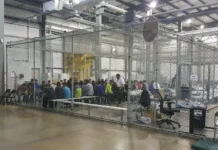 Trump planea detener a 80.000 inmigrantes en almacenes industriales, según medios