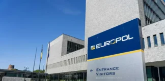 Eurocámara apoya crear centro permanente contra el tráfico de migrantes dentro de Europol
