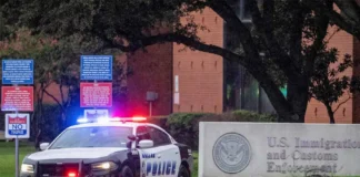 ICE rectifica y dice que solo murió un migrante en el ataque a su oficina en Dallas