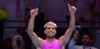 Alcaraz da su particular exhibición y espera a Sinner o Djokovic