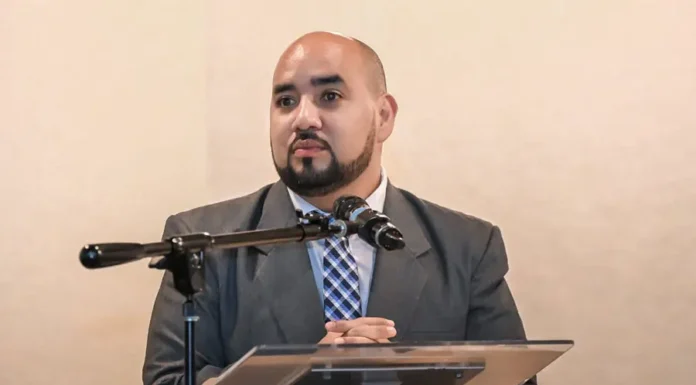 Elecciones en Honduras dejan a un ministro destituido que felicitó a su esposa opositora