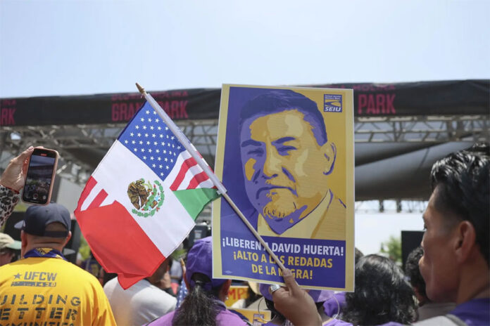 David-Huerta-protesta