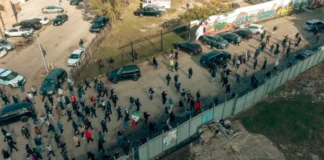 Juez ordena liberar a cientos de arrestados durante redadas migratorias en Chicago