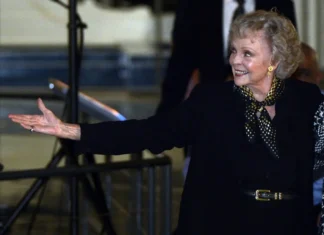 Muere a los 100 años June Lockhart, actriz de ‘Lassie’ y ‘Perdidos en el espacio’