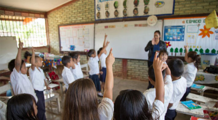 Educación instruye regresar a clases presenciales en el Distrito Central