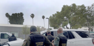 Una corte de Chicago suspende temporalmente liberación de cientos de migrantes detenidos