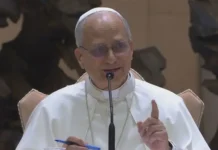 El papa pide «buscar el diálogo» para resolver las tensiones entre EE.UU. y Venezuela