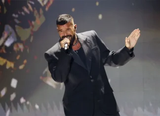 Ricky Martin reivindica en ‘Palm Royale’ las luchas aún presentes en la comunidad LGTB+