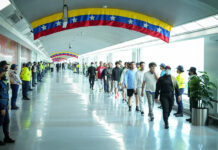 Maduro ordena un «plan especial» para el retorno de venezolanos varados en otros países