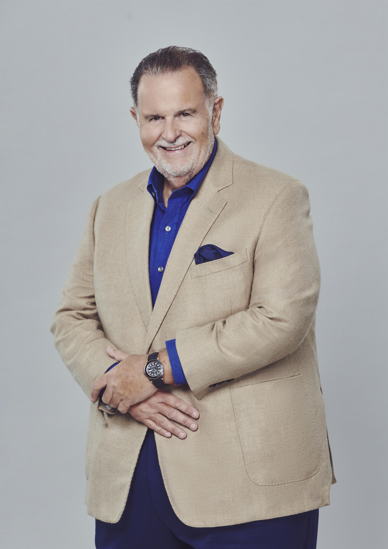 Fotografía cedida por TelevisaUnivision del presentador de televisión Raúl de Molina posando para una foto. EFE/ TelevisaUnivision /SOLO USO EDITORIAL NO VENTAS /SOLO DISPONIBLE PARA ILUSTRAR LA NOTICIA QUE ACOMPAÑA (CRÉDITO OBLIGATORIO)
