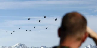 Suiza rechaza masivamente en referéndum cambiar su servicio militar masculino obligatorio