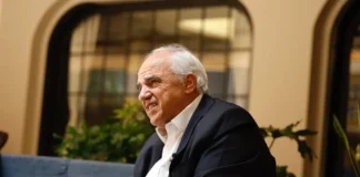 Expresidente colombiano Samper critica a Trump por dar «trato de criminales» a migrantes