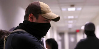 Los Ángeles avanza prohibición de usar máscaras para todos los agentes policiales y de ICE