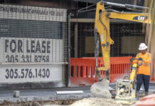 Dos de cada tres obreros en Miami son migrantes, la mayor proporción en Estados Unidos