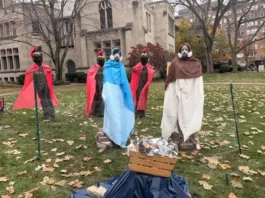 María y José, migrantes detenidos: una iglesia de Texas manda mensaje político de Navidad