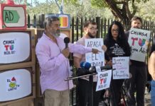 Activistas reclaman a Telemundo y Univision que cesen de emitir publicidad del ICE en EEUU