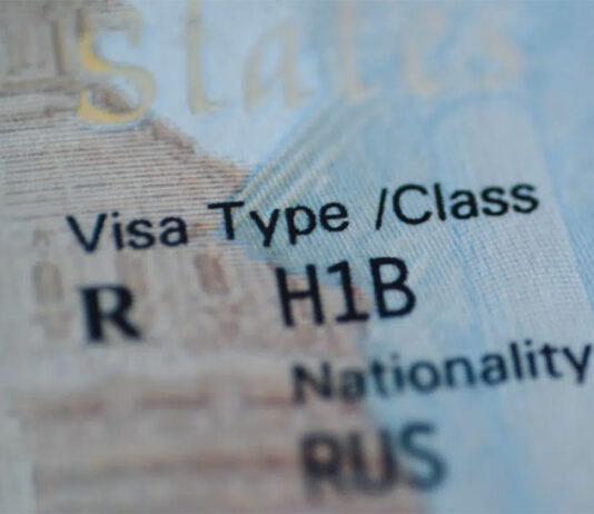Varios estados demandan a Trump por imponer una tarifa de 100.000 dólares a visados H-1B