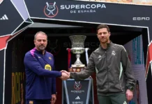 Flick y Xabi posan juntos en la previa de la final de la Supercopa