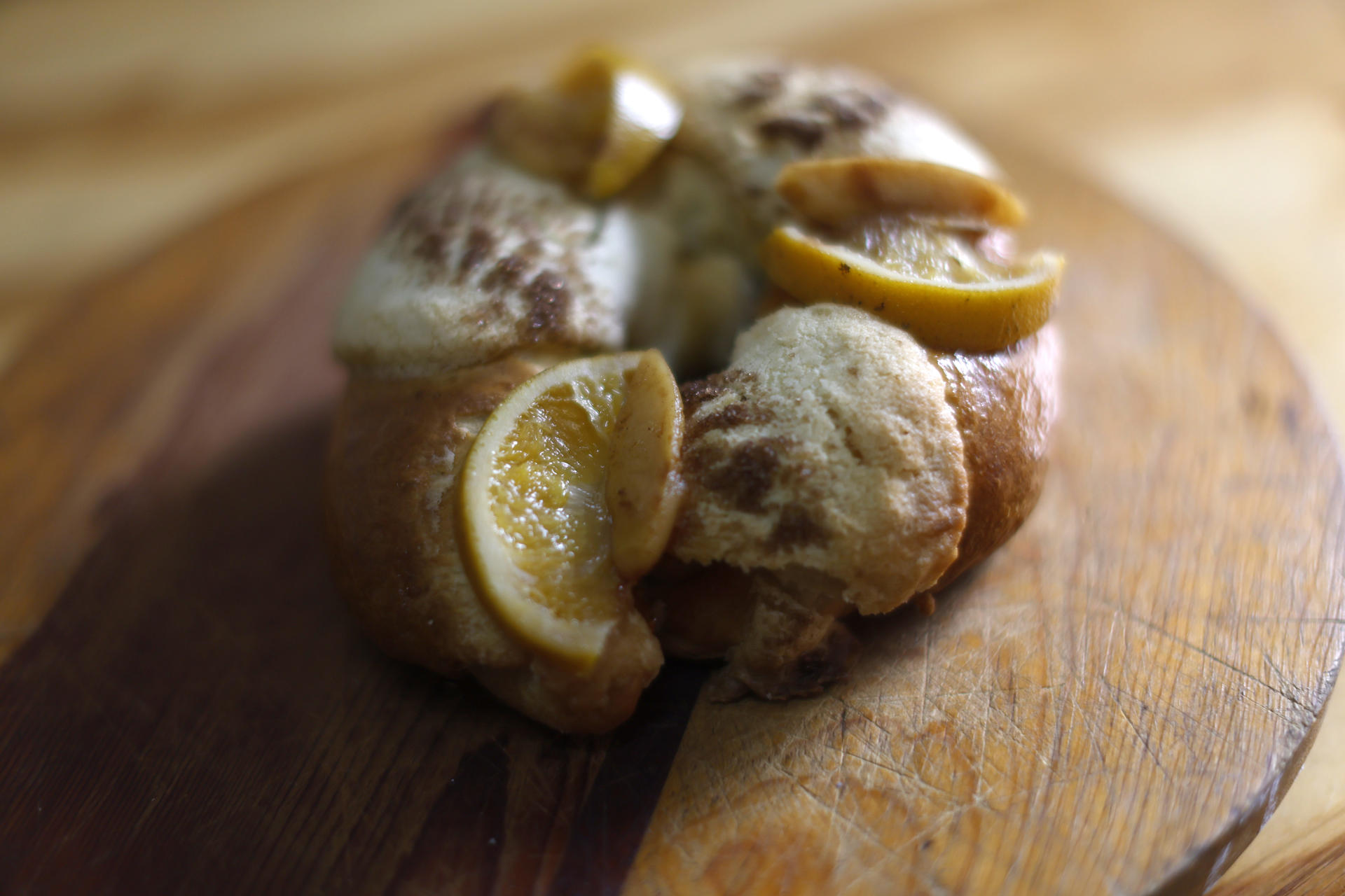Fotografía de una rosca de reyes personal realizada por la organización Las Panas este domingo, en Ciudad de México (México). EFE/Sáshenka Gutiérrez

