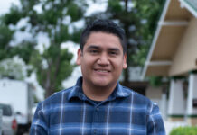 Randy Villegas, el mecánico y educador aspirante a un escaño del Congreso de EEUU